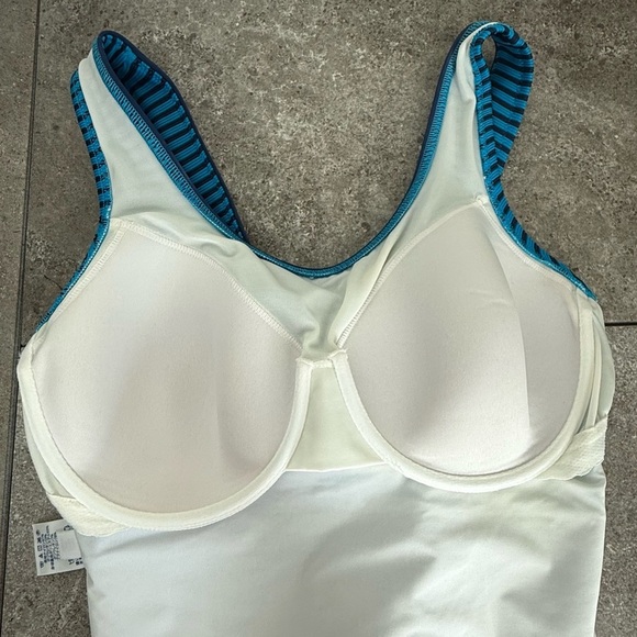 Lands’ End One Piece Swimsuit Underwire Built-In Bra Textured NWOT Women’s 14W - Picture 2 of 6